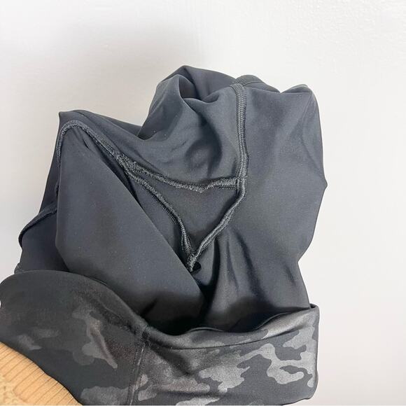 Spanx Camo Leggings Women’s Activewear Pants size S Black - Picture 5 of 7